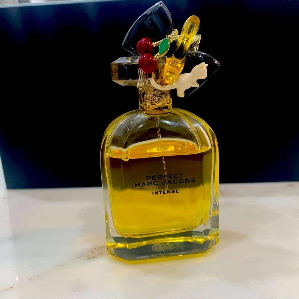 ✨SOLD ✨Marc Jacobs Perfect Intense 100ML